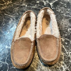 Tan ugg slippers